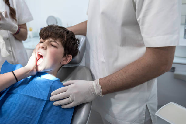 Best Emergency Tooth Extraction in Centerville, IA